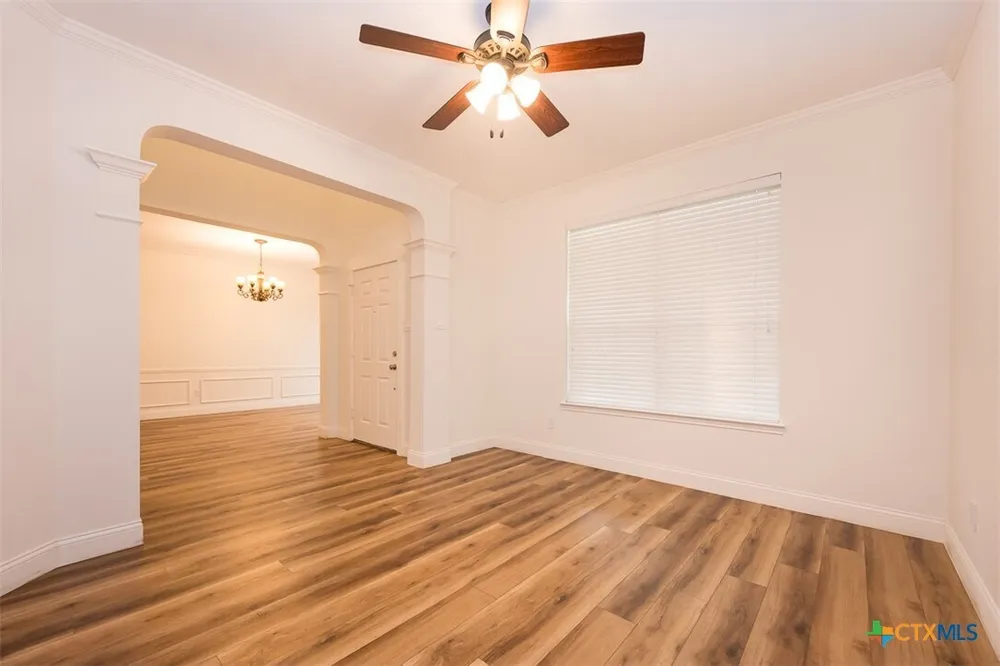 303 Crowfoot Dr, Harker Heights, TX 76548
