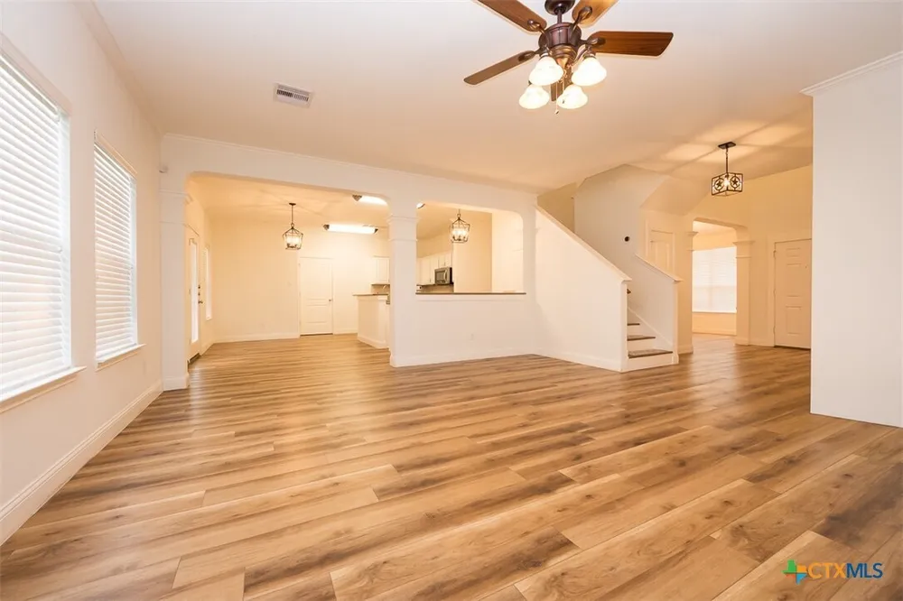 303 Crowfoot Dr, Harker Heights, TX 76548