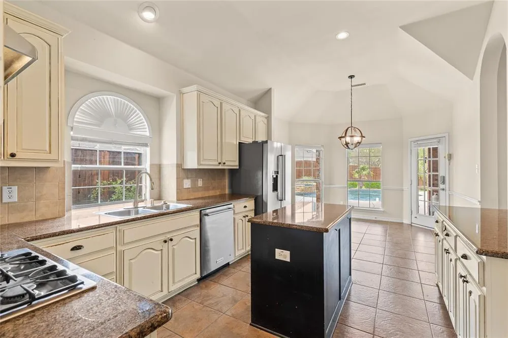 613 Windward Dr, Murphy, TX 75094
