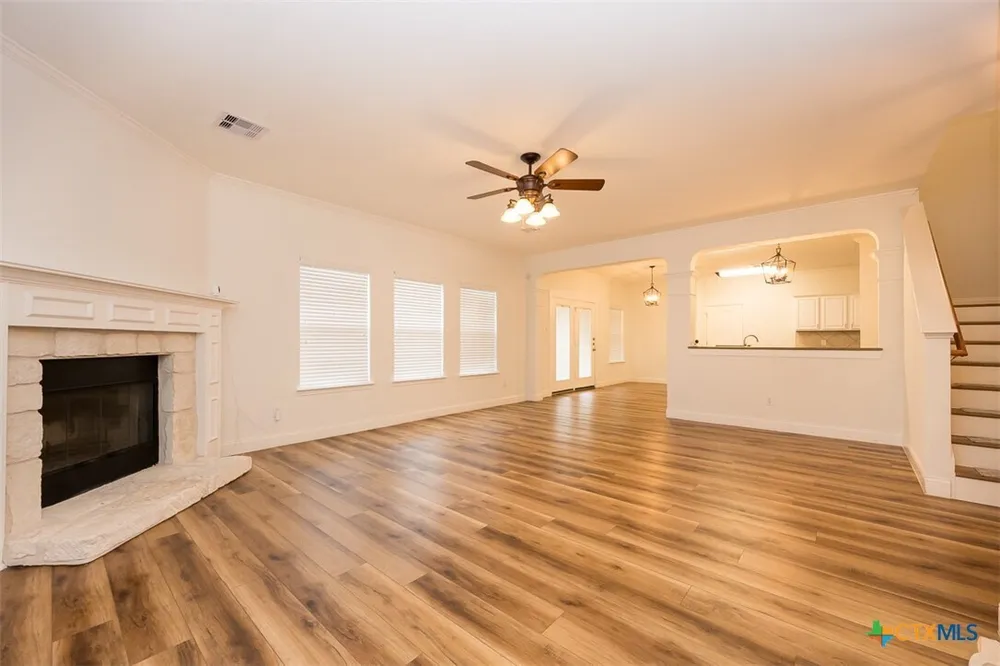 303 Crowfoot Dr, Harker Heights, TX 76548