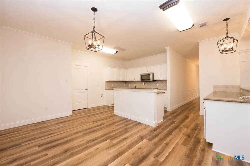 303 Crowfoot Dr, Harker Heights, TX 76548