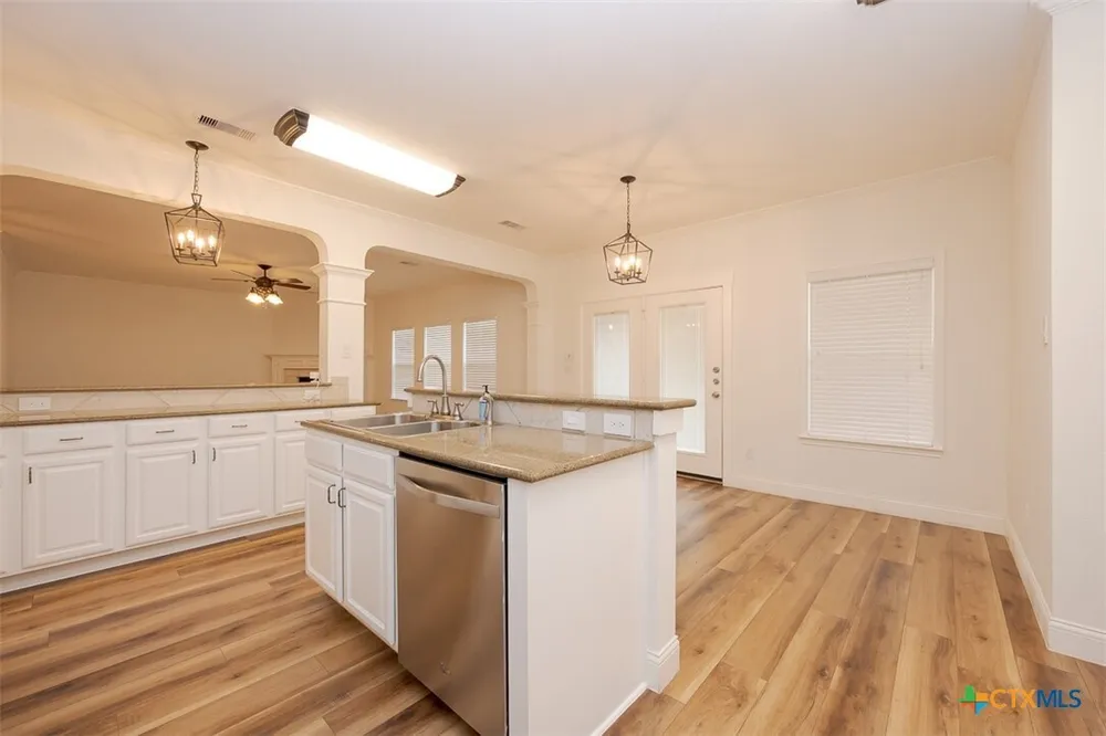 303 Crowfoot Dr, Harker Heights, TX 76548