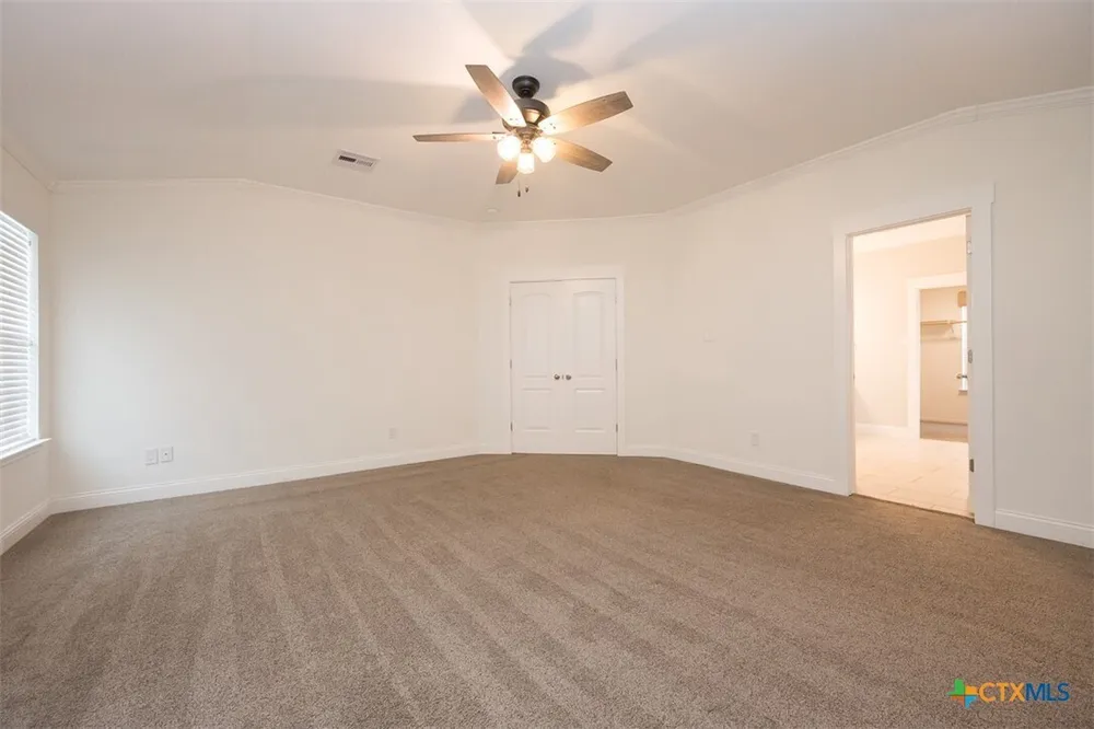 303 Crowfoot Dr, Harker Heights, TX 76548