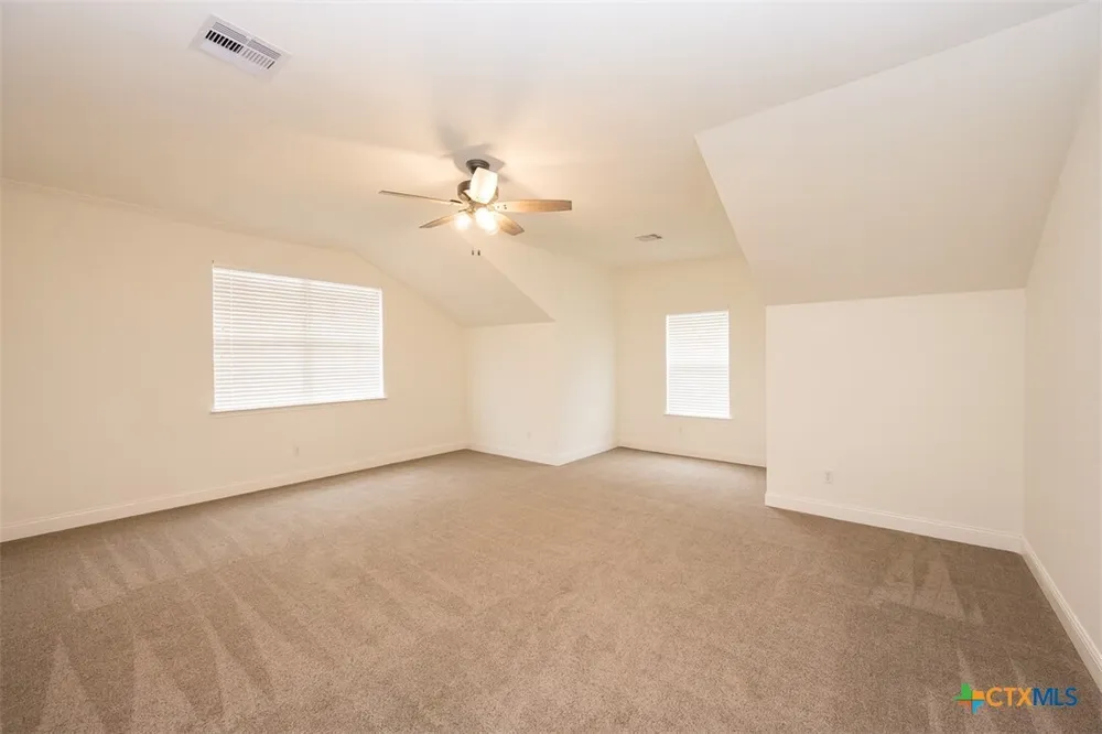 303 Crowfoot Dr, Harker Heights, TX 76548