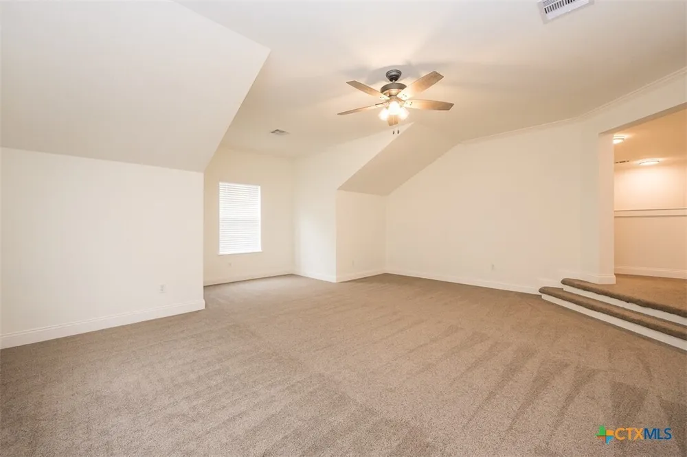 303 Crowfoot Dr, Harker Heights, TX 76548
