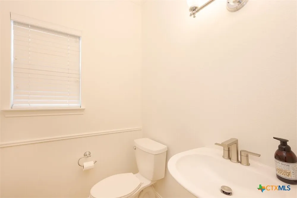 303 Crowfoot Dr, Harker Heights, TX 76548
