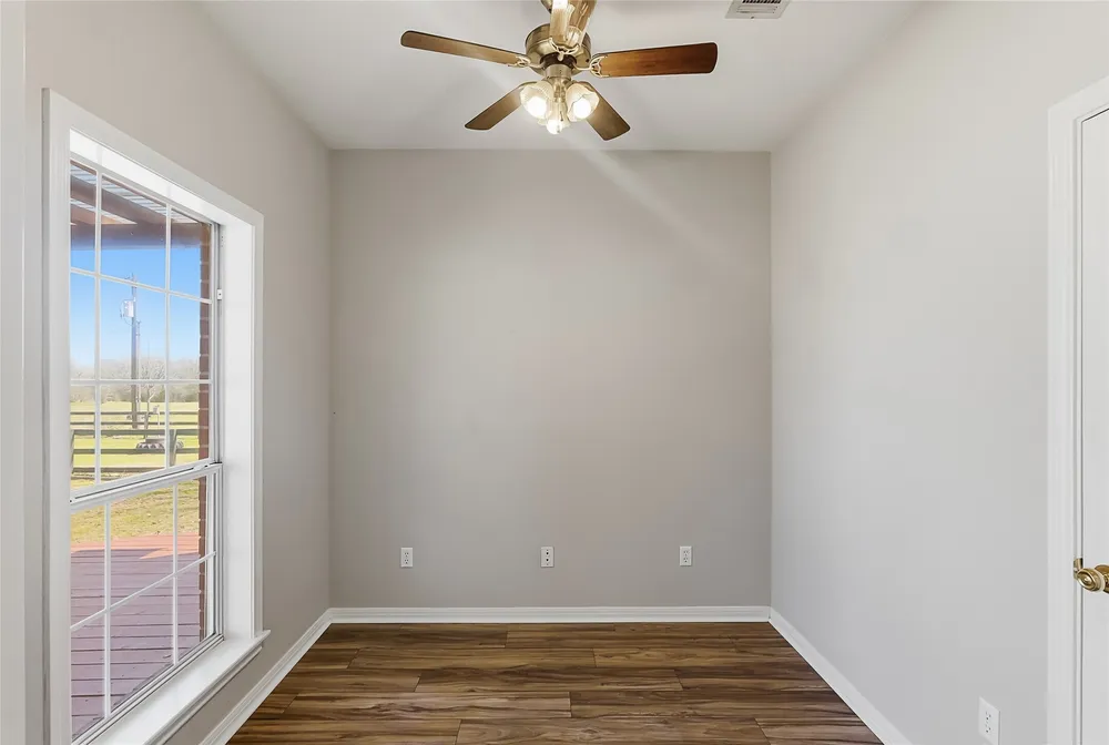 1405 Harpers Ferry Rd, College Station, TX 77845