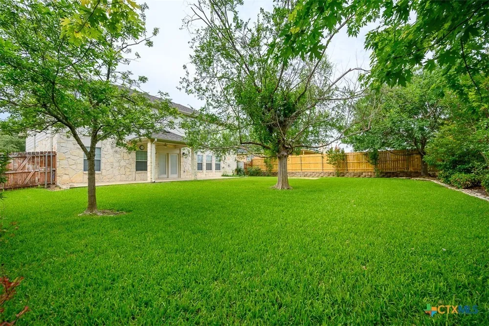 303 Crowfoot Dr, Harker Heights, TX 76548