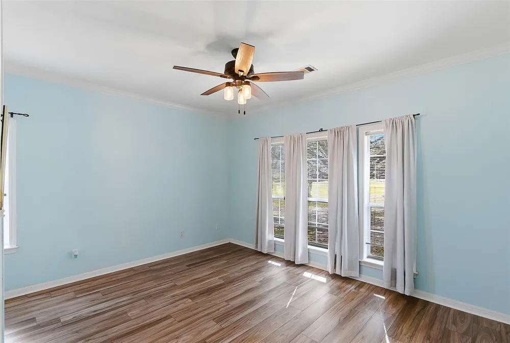 1405 Harpers Ferry Rd, College Station, TX 77845