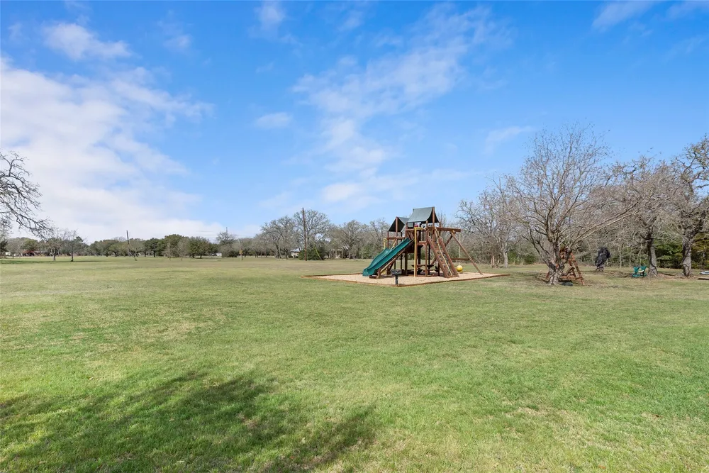 1405 Harpers Ferry Rd, College Station, TX 77845
