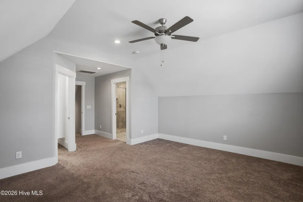 2148 Whiskey Branch Dr, Wilmington, NC 28409