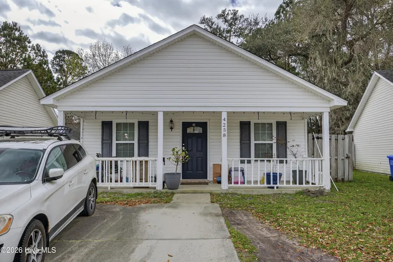4258 Sunglow Dr, Wilmington, NC 28405