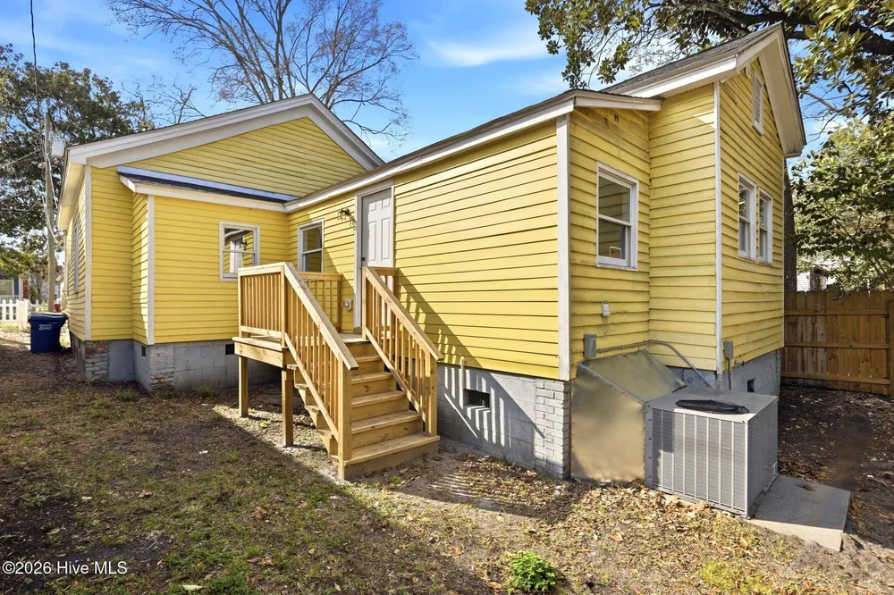 209 S 13th St, Wilmington, NC 28401