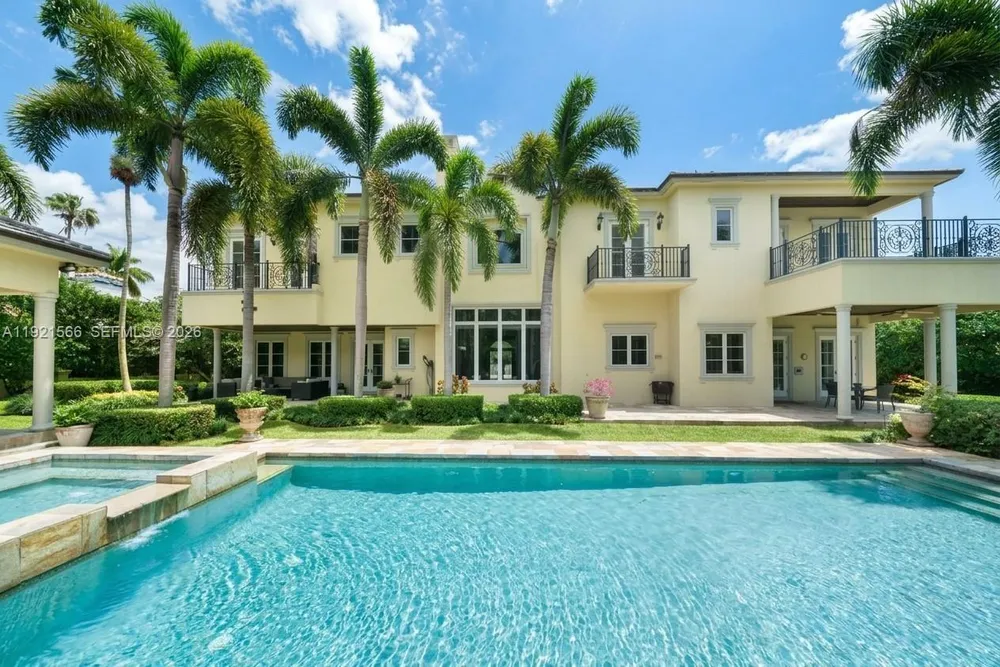8010 Ponce de Leon Rd, Miami, FL 33143