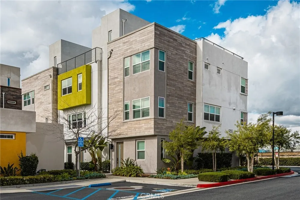 955 E Mason Ln, Anaheim, CA 92805