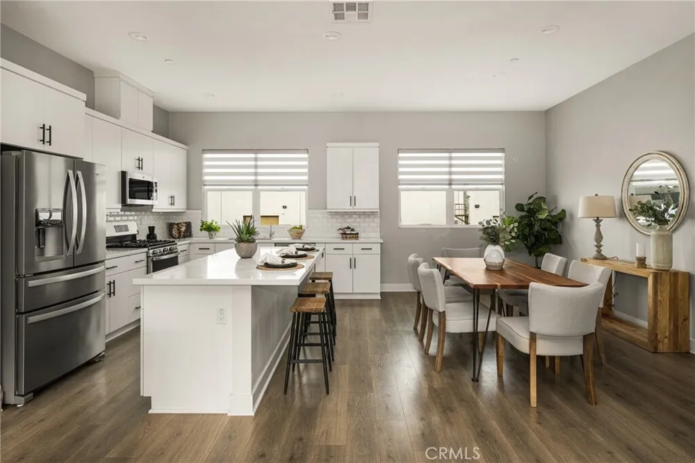 955 E Mason Ln, Anaheim, CA 92805