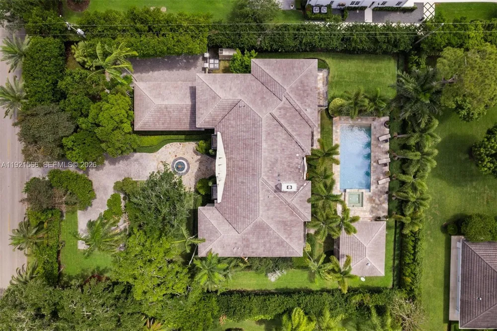 8010 Ponce de Leon Rd, Miami, FL 33143