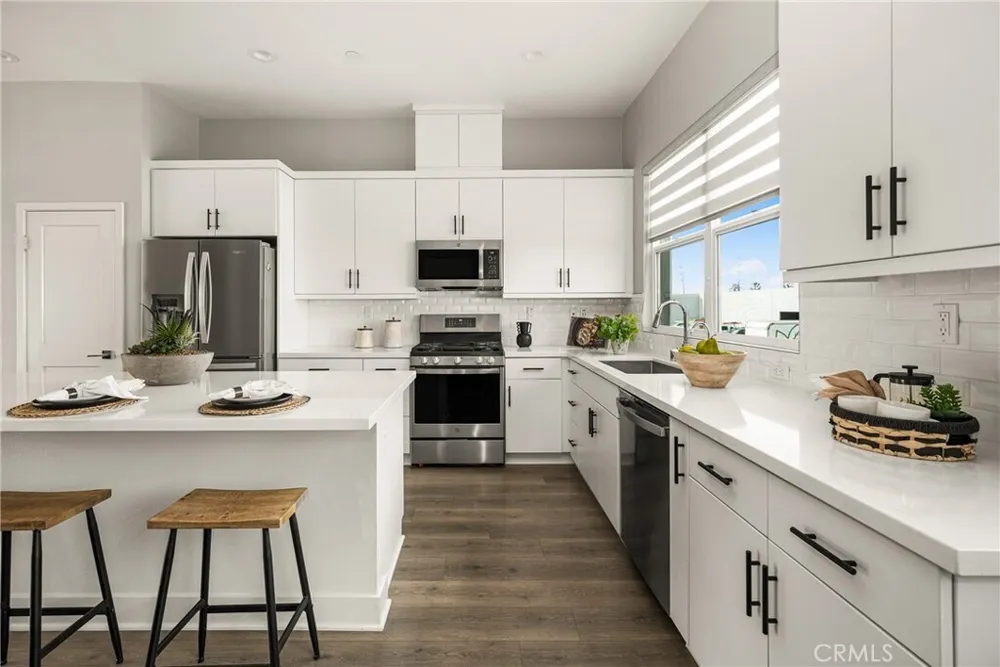 955 E Mason Ln, Anaheim, CA 92805