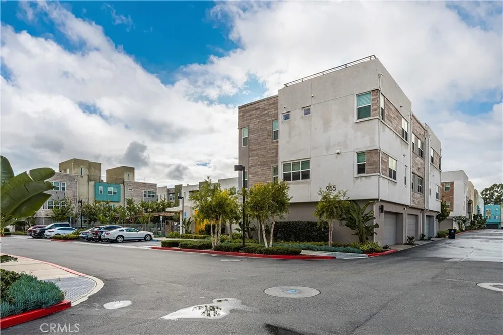 955 E Mason Ln, Anaheim, CA 92805