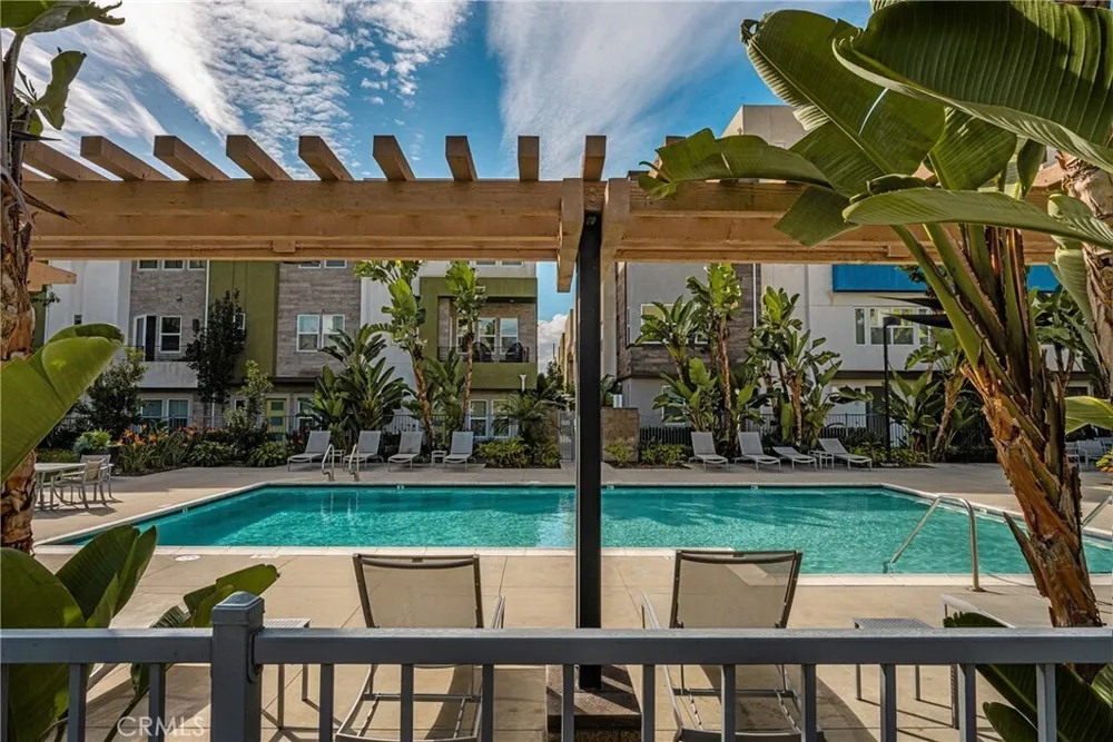 955 E Mason Ln, Anaheim, CA 92805