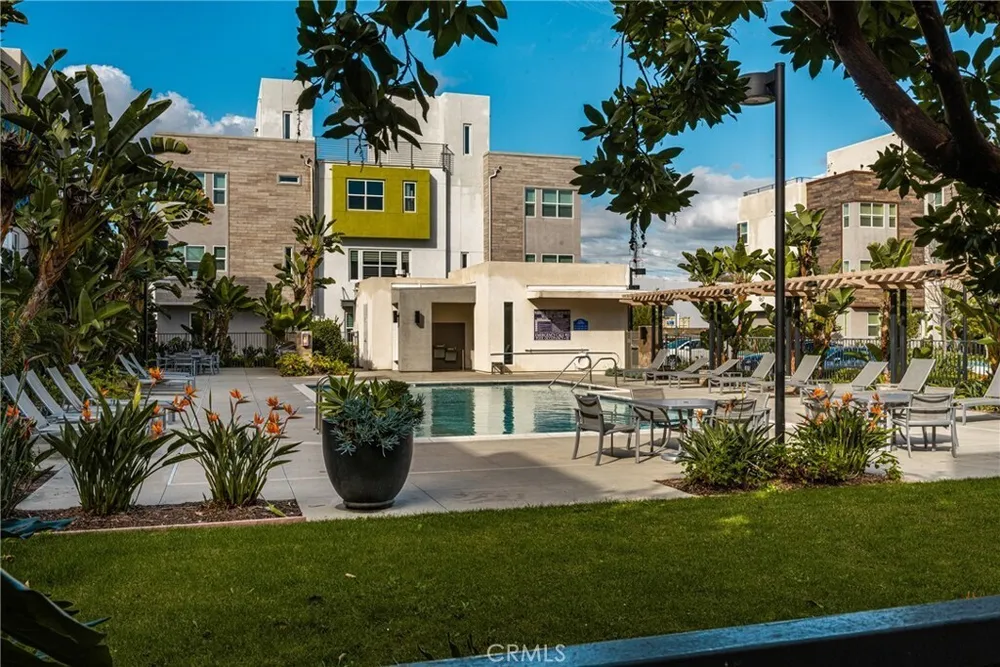 955 E Mason Ln, Anaheim, CA 92805