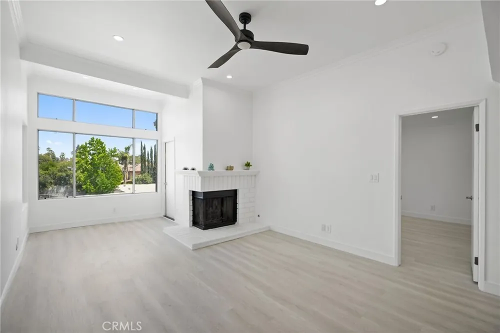 7800 Topanga Canyon Blvd, Canoga Park, CA 91304