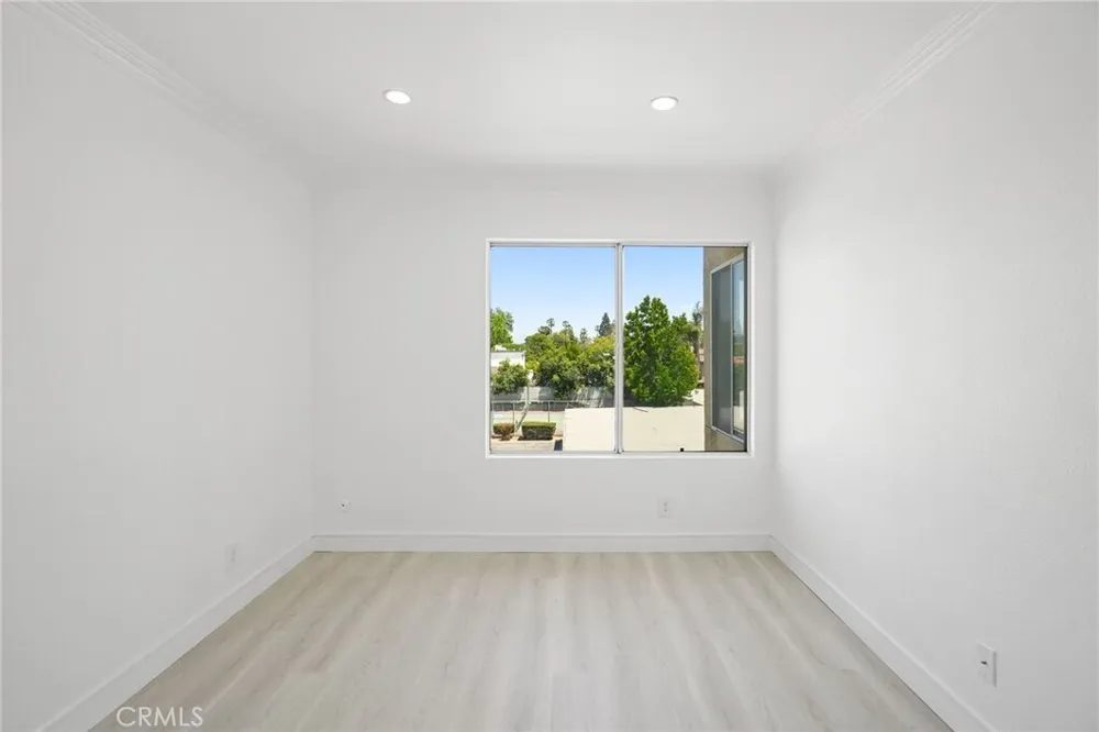 7800 Topanga Canyon Blvd, Canoga Park, CA 91304