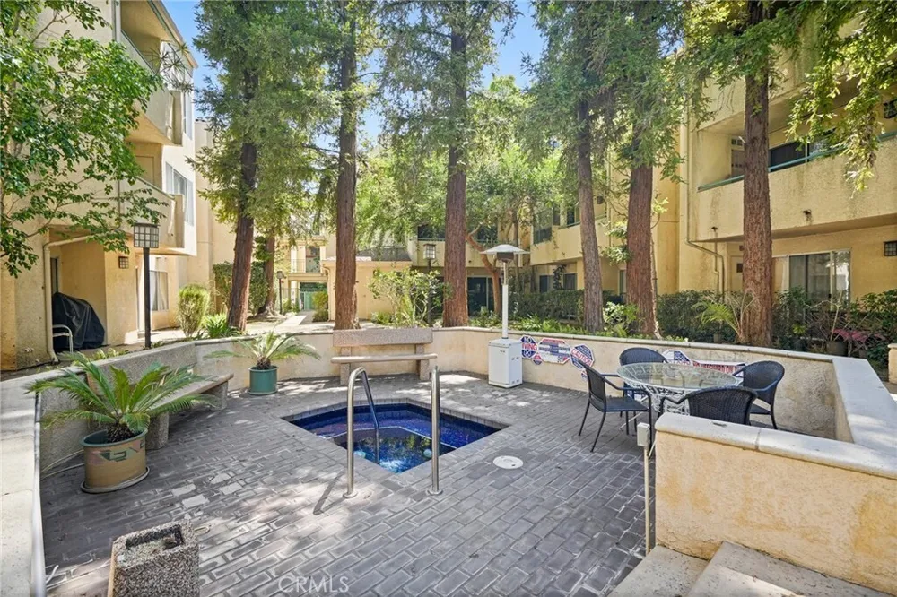 7800 Topanga Canyon Blvd, Canoga Park, CA 91304