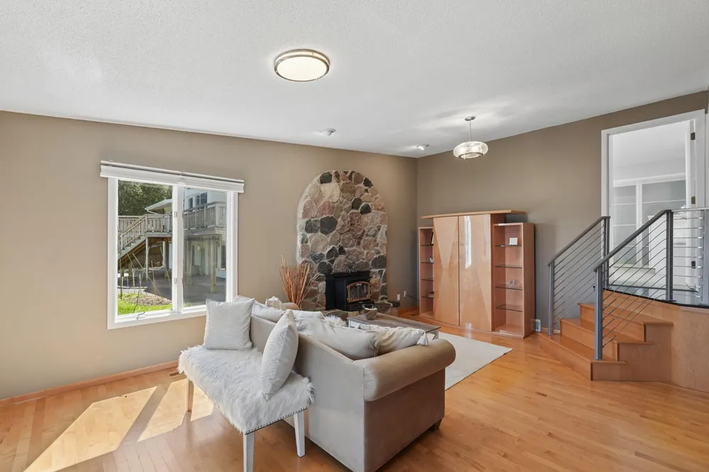 2065 Long Lake Rd, New Brighton, MN 55112