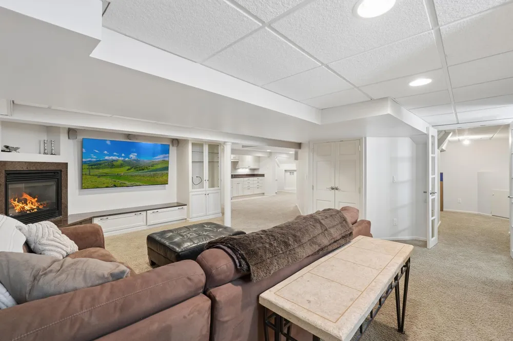 2065 Long Lake Rd, New Brighton, MN 55112