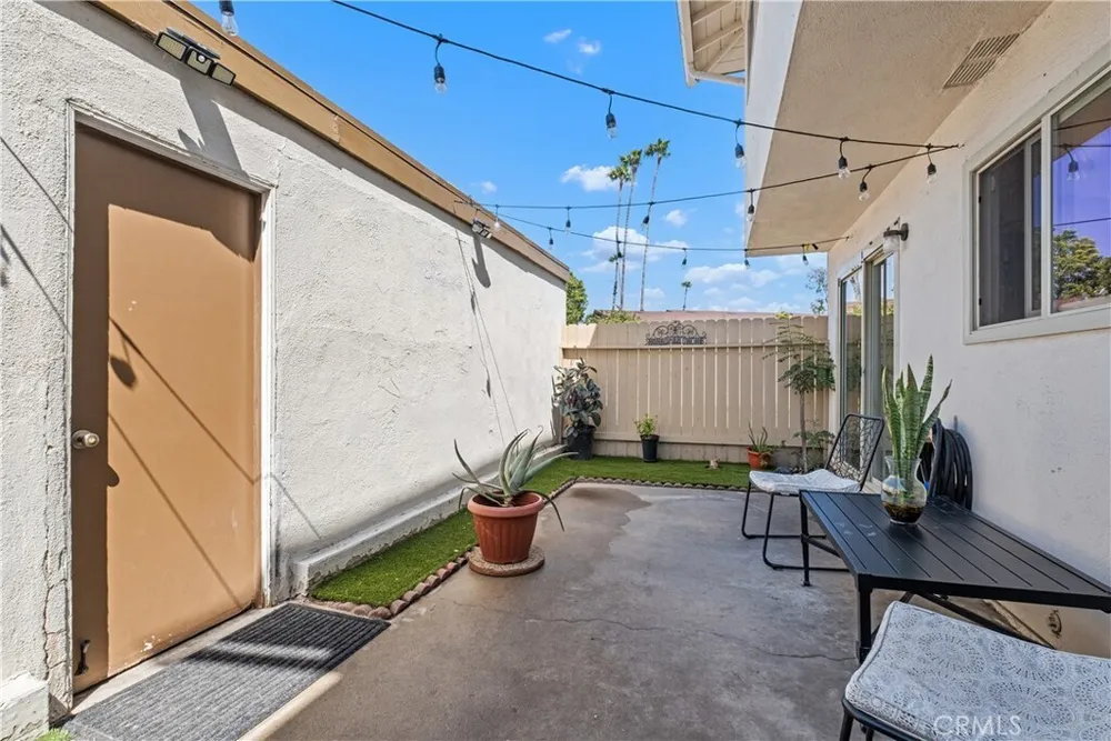 1722 Mitchell Ave, Tustin, CA 92780