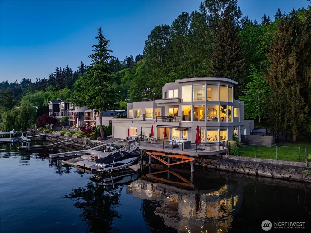 2007 E Lake Sammamish Pkwy NE, Sammamish, WA 98074