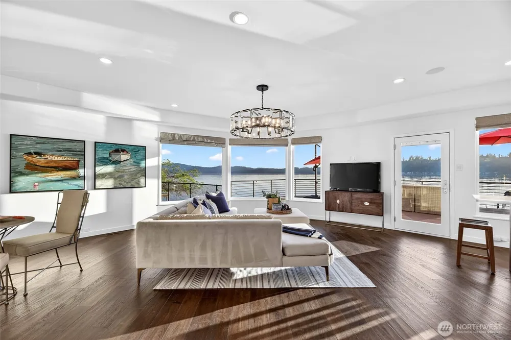 2007 E Lake Sammamish Pkwy NE, Sammamish, WA 98074
