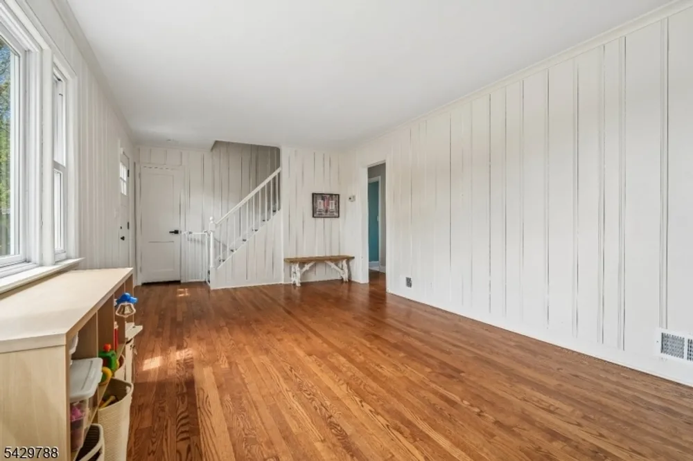 27 Dogwood Rd, Morris, Morris Plains Borough, NJ 07950