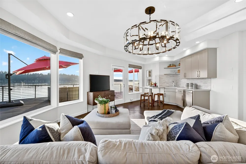 2007 E Lake Sammamish Pkwy NE, Sammamish, WA 98074