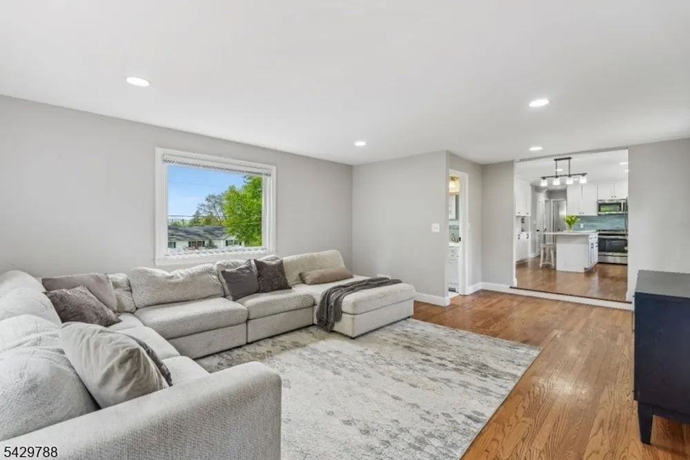 27 Dogwood Rd, Morris, Morris Plains Borough, NJ 07950