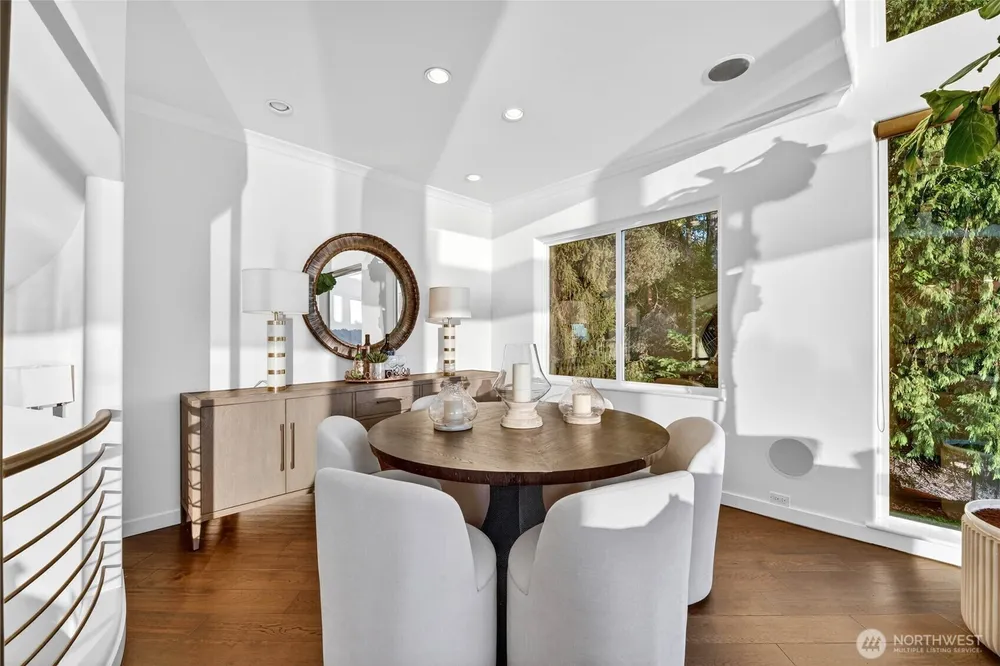 2007 E Lake Sammamish Pkwy NE, Sammamish, WA 98074