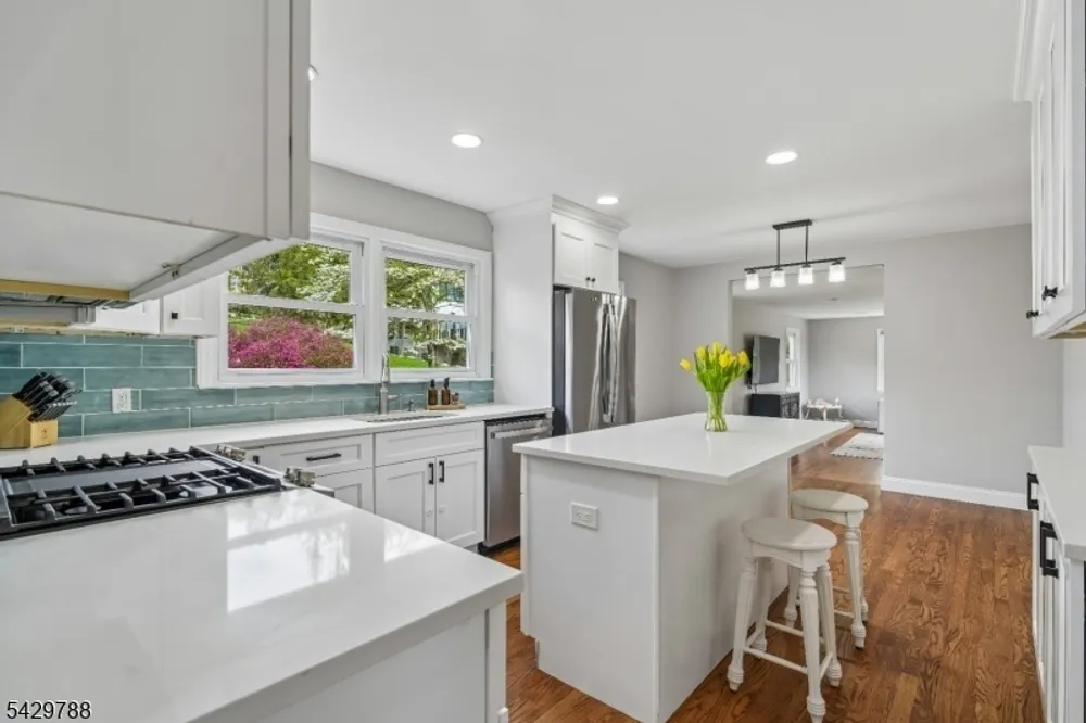 27 Dogwood Rd, Morris, Morris Plains Borough, NJ 07950