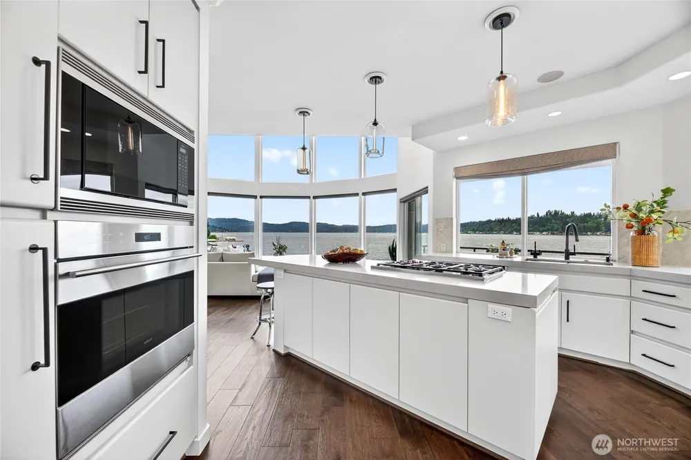 2007 E Lake Sammamish Pkwy NE, Sammamish, WA 98074