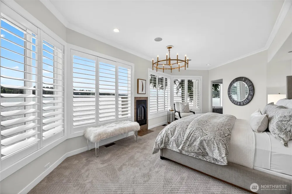 2007 E Lake Sammamish Pkwy NE, Sammamish, WA 98074