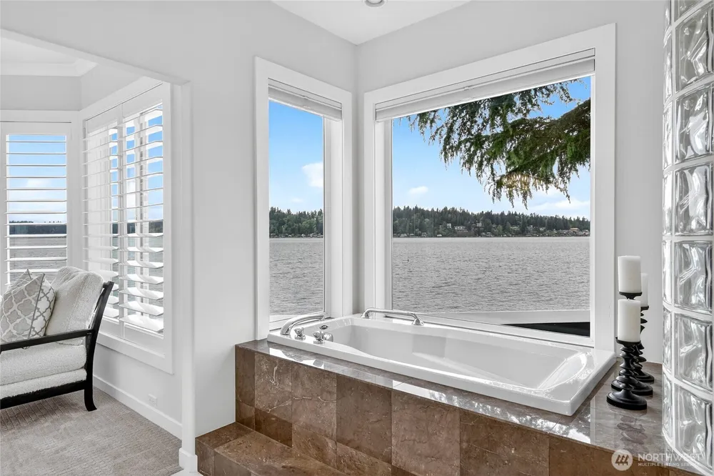 2007 E Lake Sammamish Pkwy NE, Sammamish, WA 98074