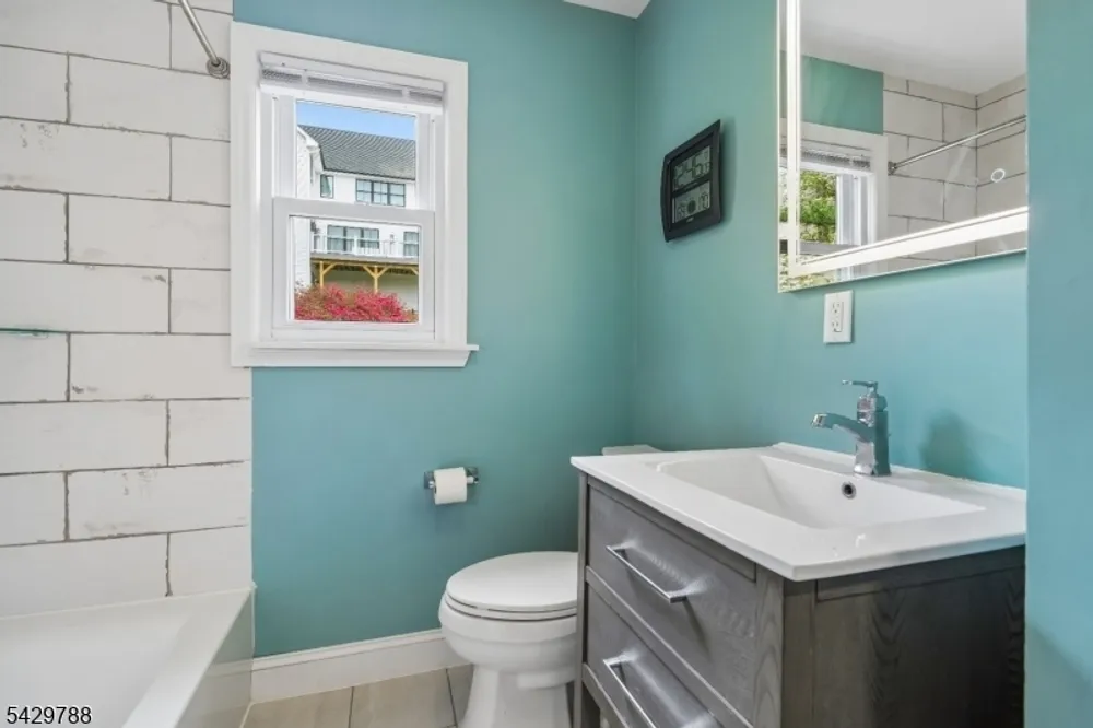 27 Dogwood Rd, Morris, Morris Plains Borough, NJ 07950
