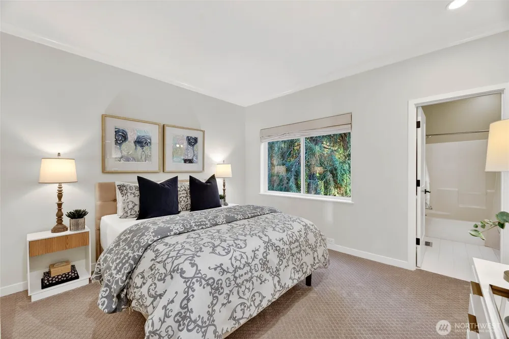 2007 E Lake Sammamish Pkwy NE, Sammamish, WA 98074