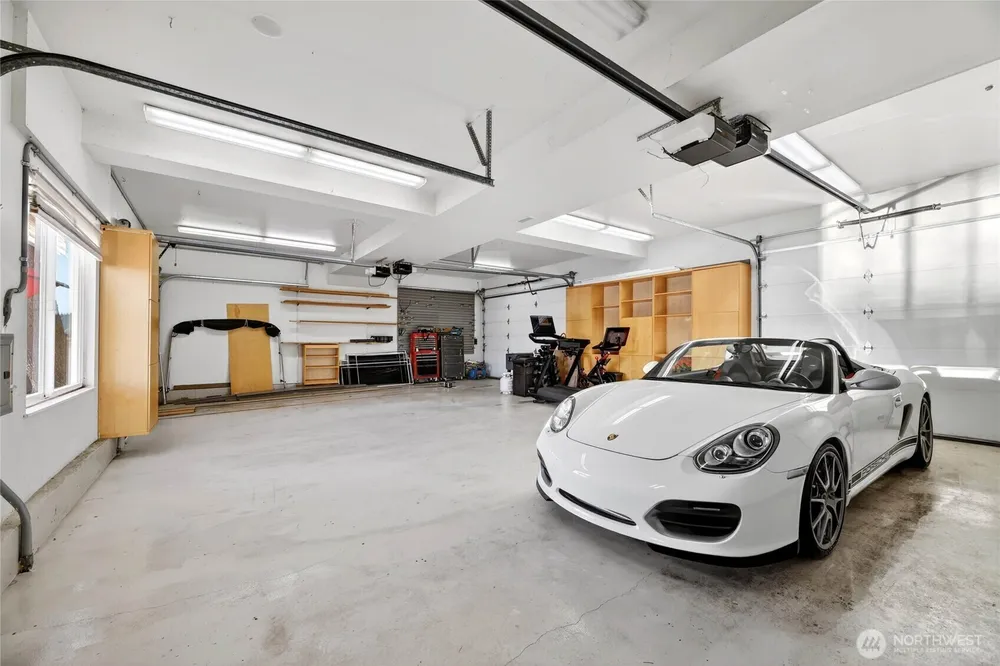 2007 E Lake Sammamish Pkwy NE, Sammamish, WA 98074
