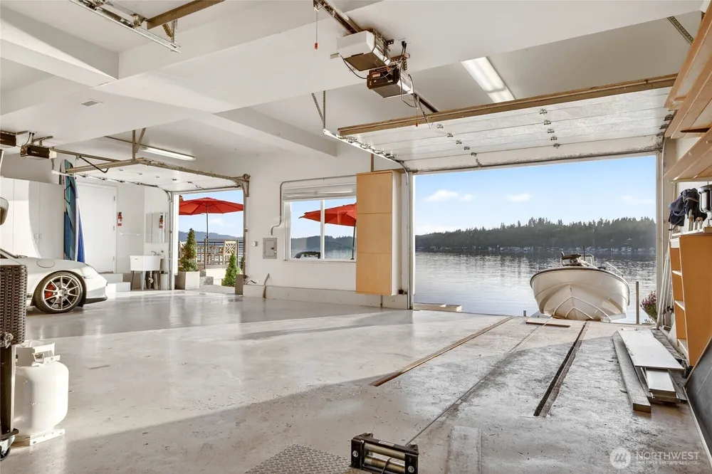 2007 E Lake Sammamish Pkwy NE, Sammamish, WA 98074