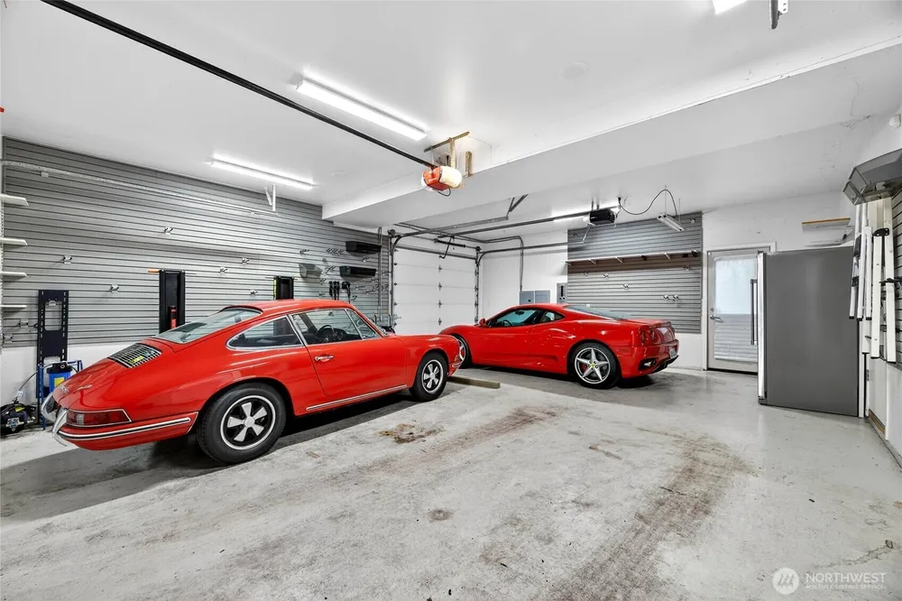 2007 E Lake Sammamish Pkwy NE, Sammamish, WA 98074