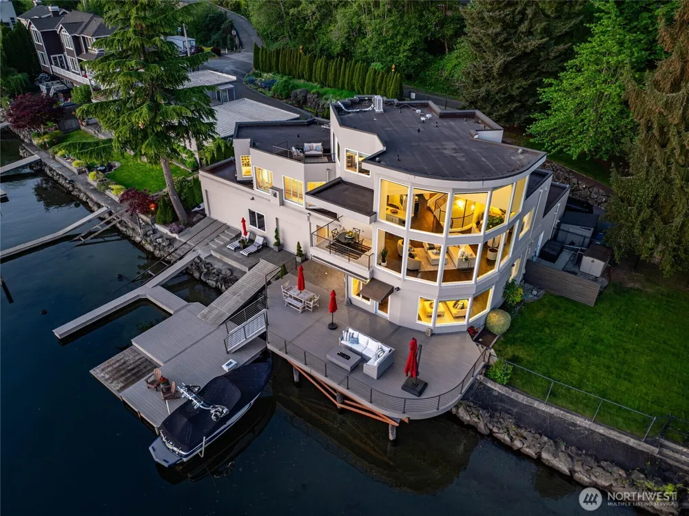 2007 E Lake Sammamish Pkwy NE, Sammamish, WA 98074