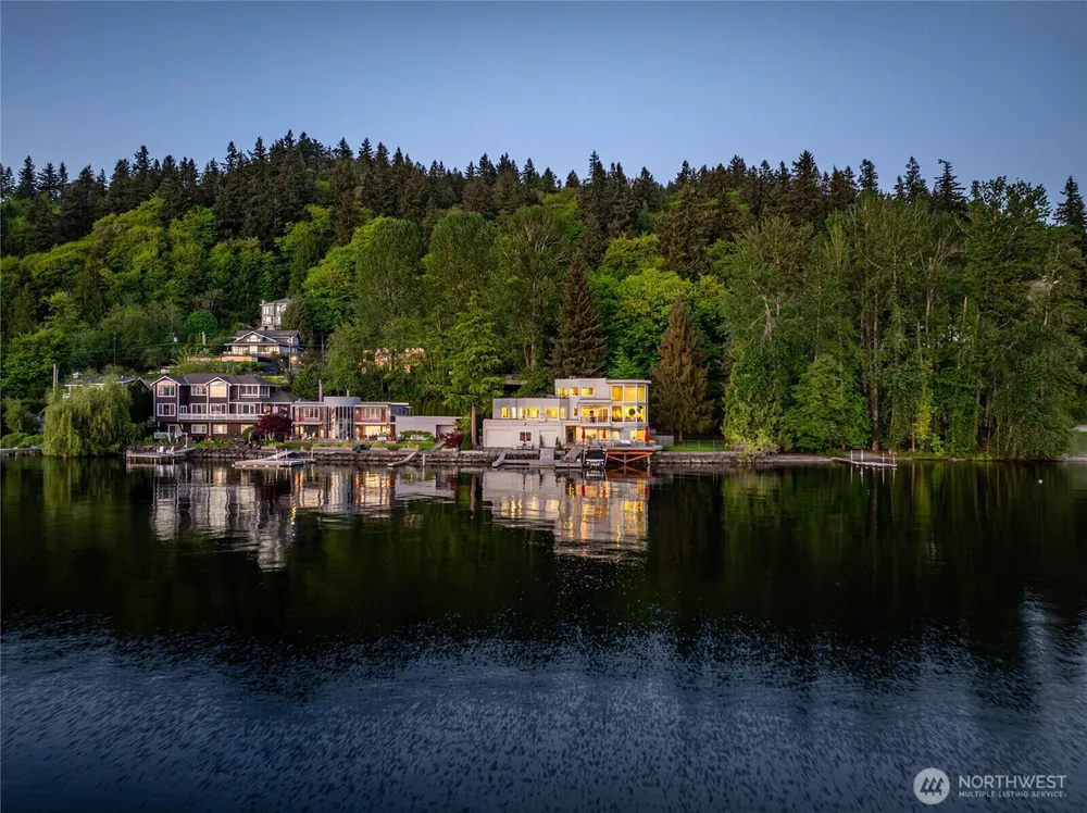 2007 E Lake Sammamish Pkwy NE, Sammamish, WA 98074