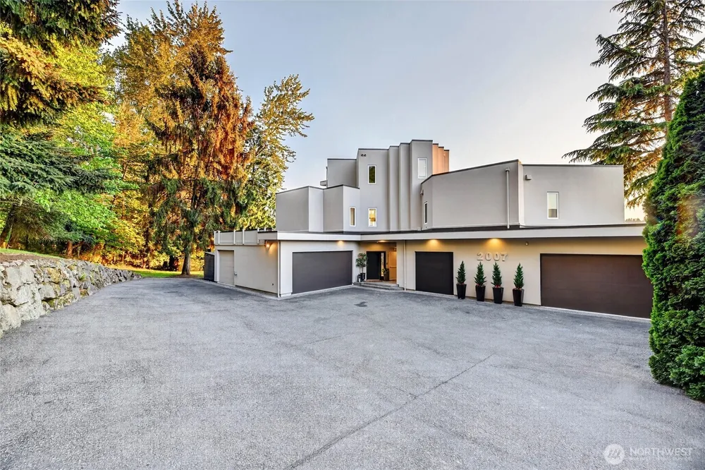 2007 E Lake Sammamish Pkwy NE, Sammamish, WA 98074