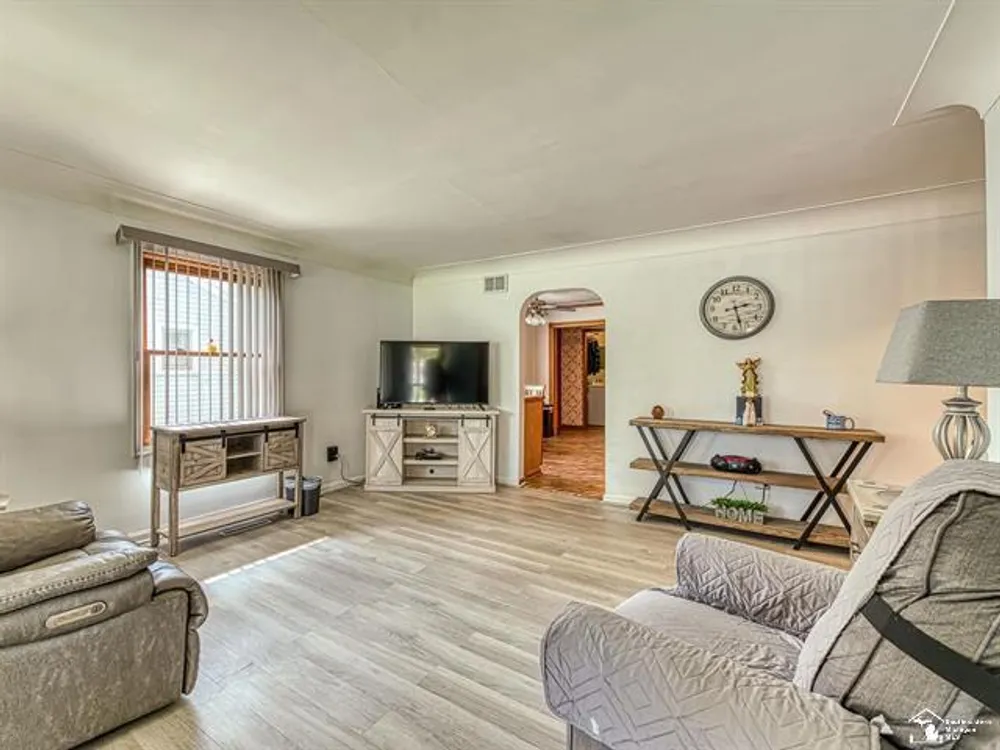 1423 Sunset Blvd, Monroe, MI 48162